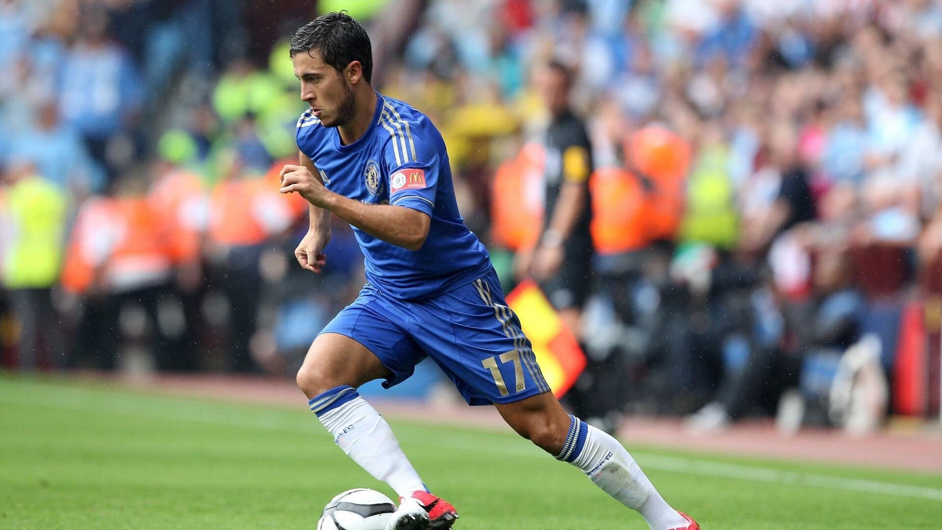 FB体育官网-足球趣味运动会在社区广泛展开，提升青少年的参与感和归属感，趣味足球运动会报道稿